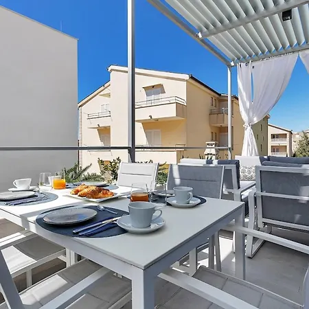 Bamboo House App 3 - Exklusiv Makarska