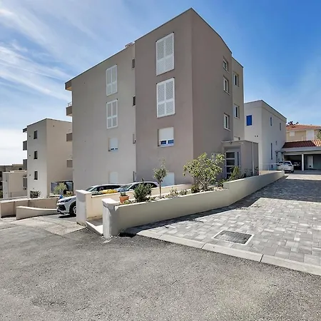 Bamboo House App 3 - Exklusiv * Makarska